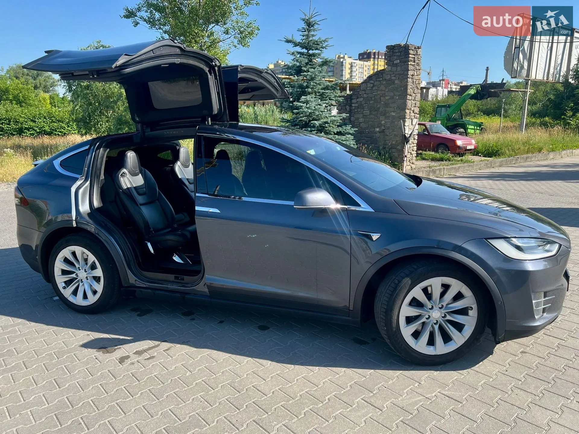 Tesla Model X 2017 VIN 5YJXCBE20HF051328 фото оголошення 23 з 35
