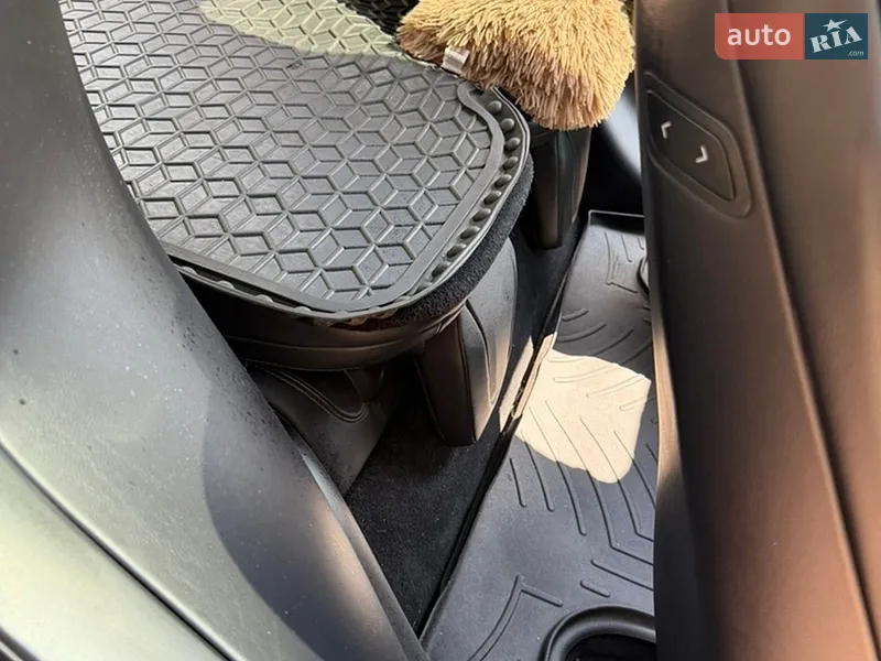 Tesla Model X 2017 VIN 5YJXCCE20HF056521 фото оголошення 15 з 48