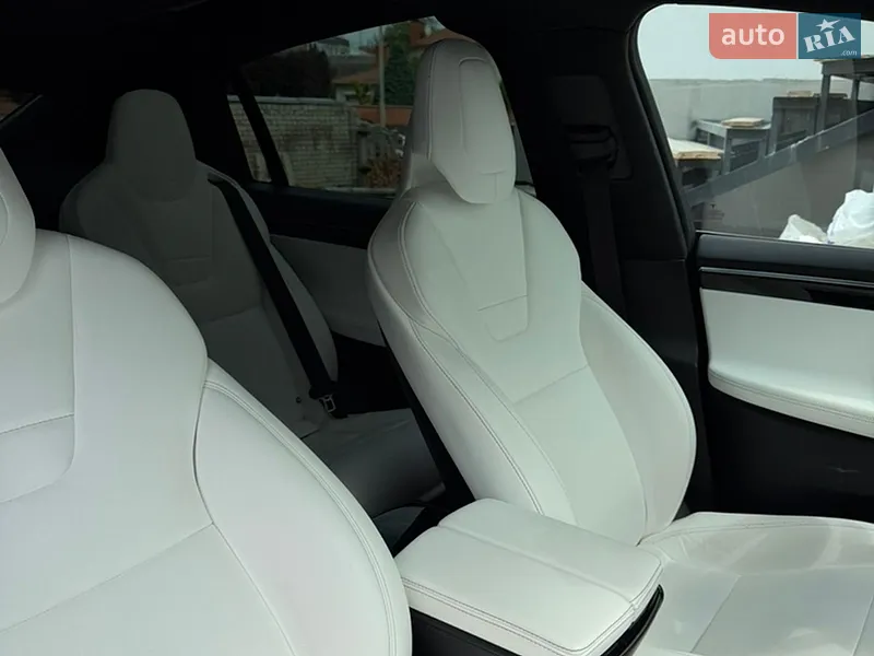 Tesla Model X 2017 VIN 5YJXCBE22HF050407 фото оголошення 16 з 51