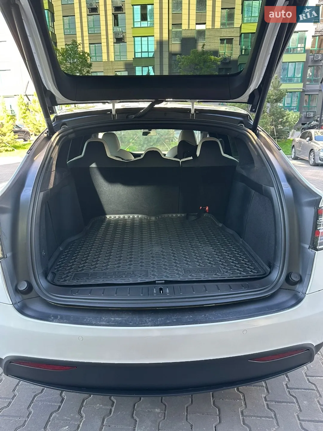 2020 Tesla Model X - мініатюра 10