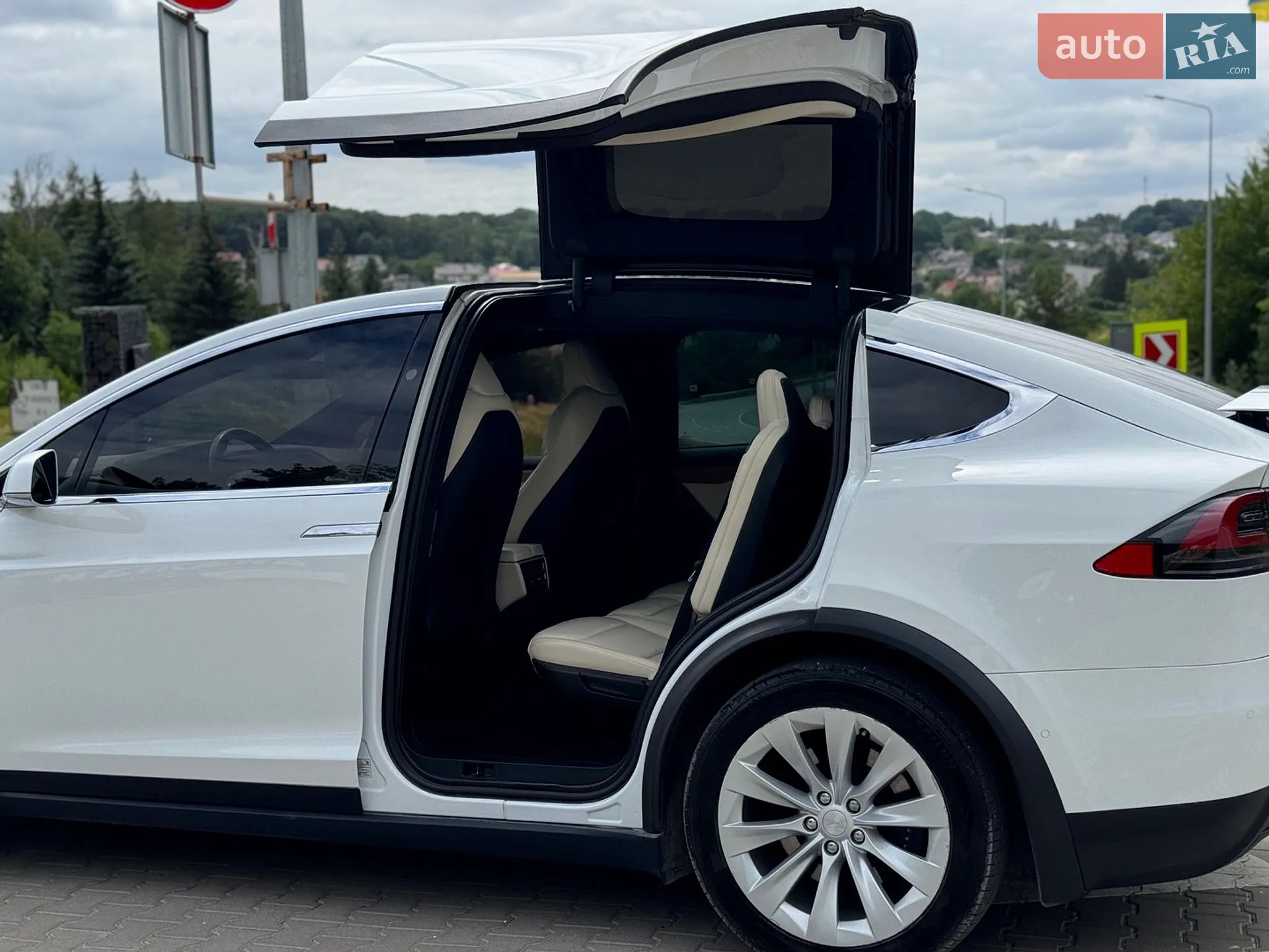 2020 Tesla Model X - мініатюра 18