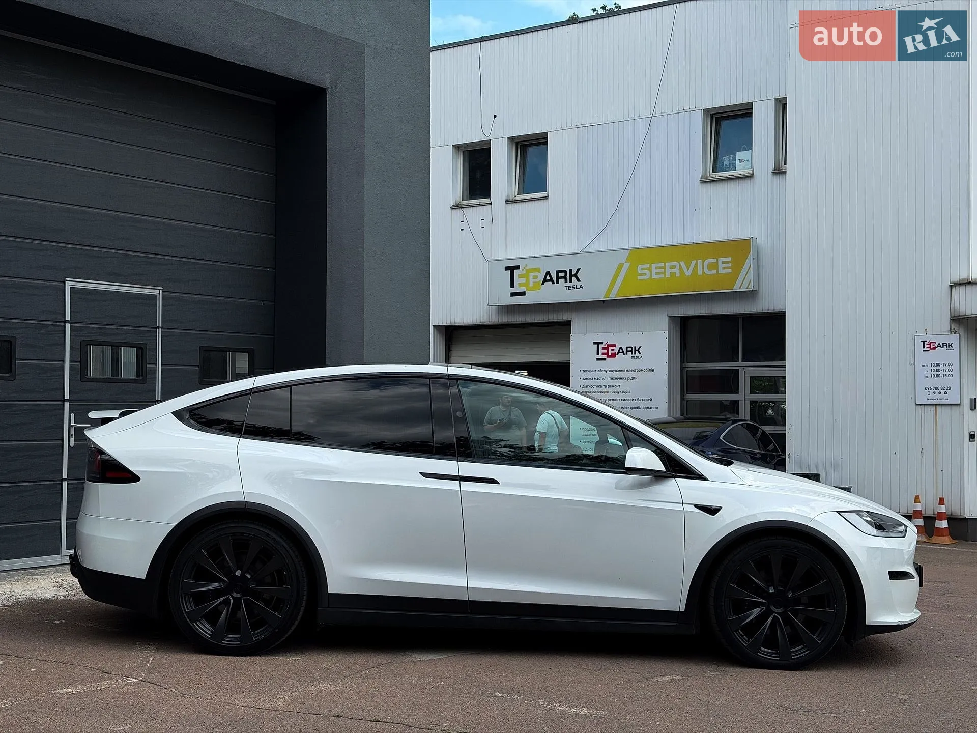 2023 Tesla Model X - мініатюра 11