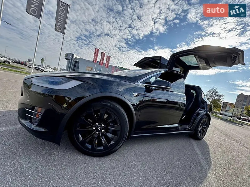 Tesla Model X 2018