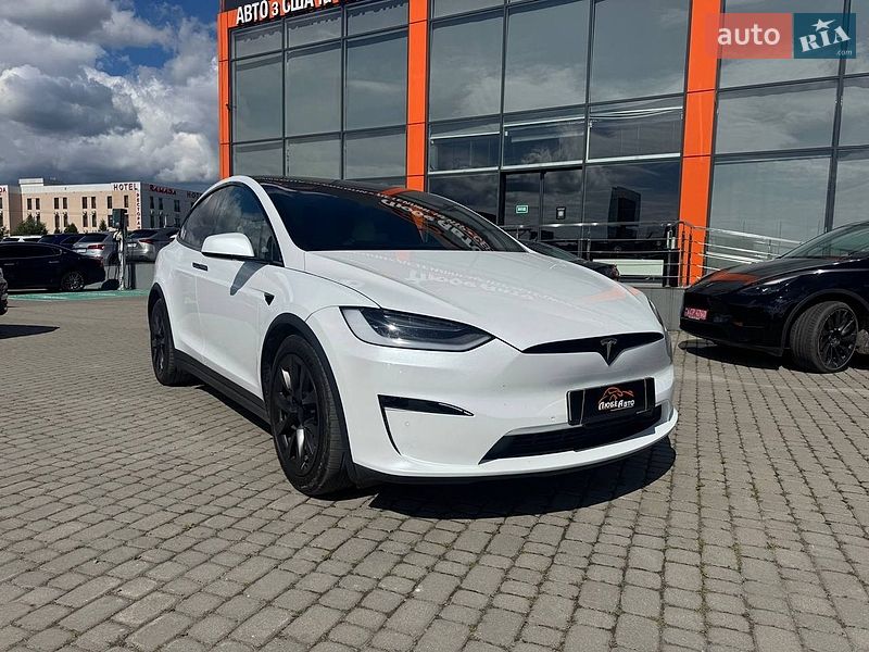 Tesla Model X, фото з оголошення