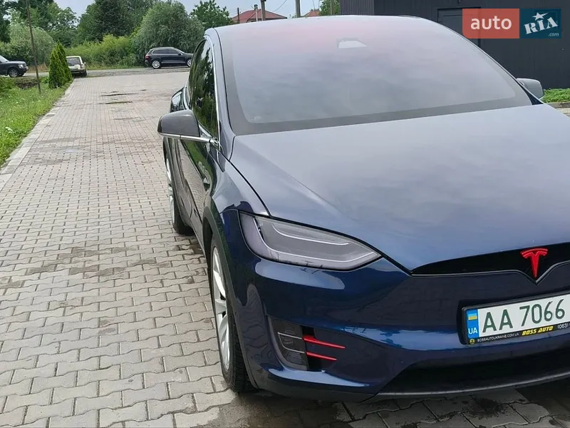 Tesla Model X 2016