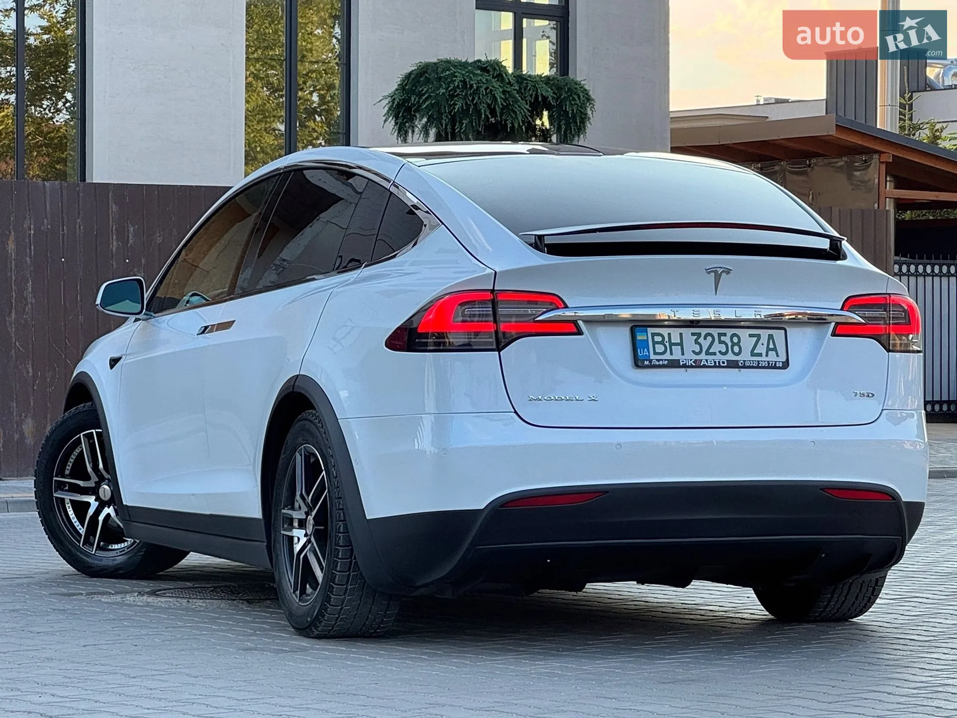 2018 Tesla Model X - мініатюра 3