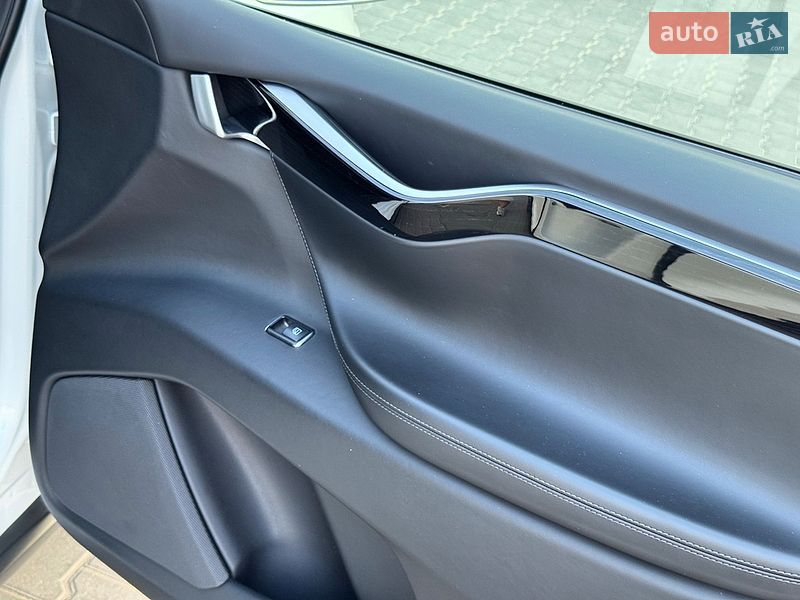 Внедорожник / Кроссовер Tesla Model X 2018 в Одессе