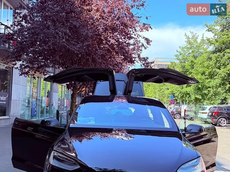 Tesla Model X