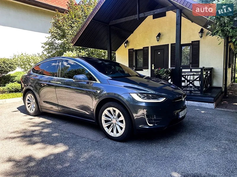 Tesla Model X 2017