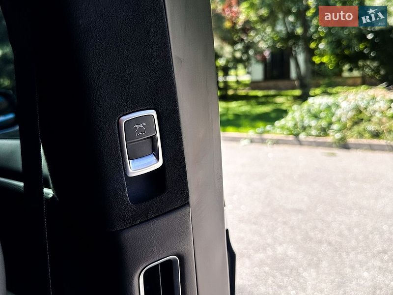 Позашляховик / Кросовер Tesla Model X 2017 в Києві фото 35 Позашляховик / Кросовер Tesla Model X 2017 в Києві