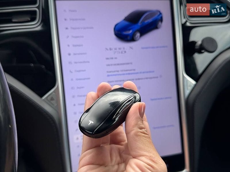 Позашляховик / Кросовер Tesla Model X 2016 в Іршаві