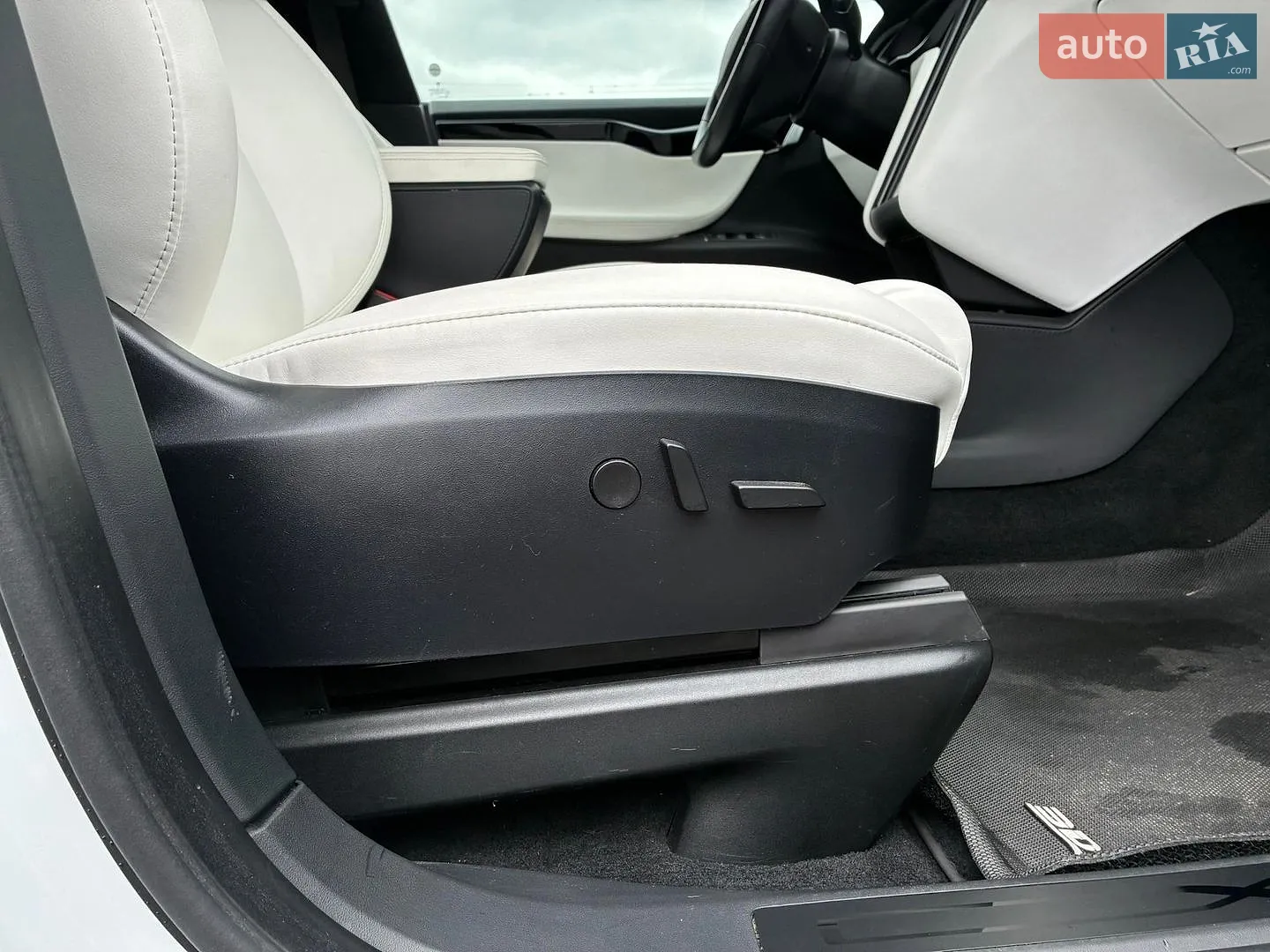2020 Tesla Model X - мініатюра 27