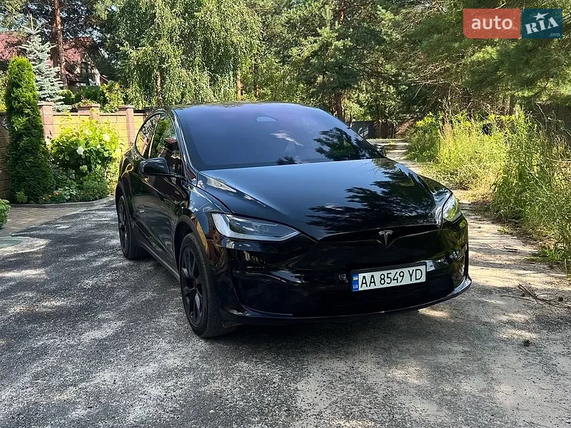 Tesla Model X 2023