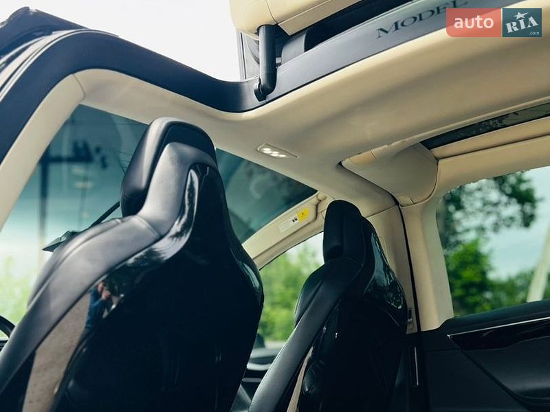 Внедорожник / Кроссовер Tesla Model X 2017 в Луцке