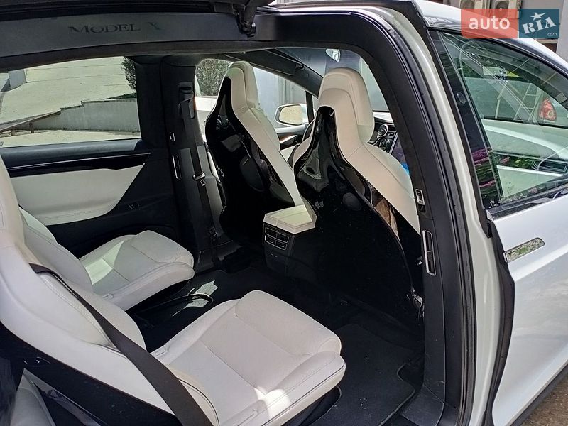 Позашляховик / Кросовер Tesla Model X 2017 в Одесі фото 5 Позашляховик / Кросовер Tesla Model X 2017 в Одесі