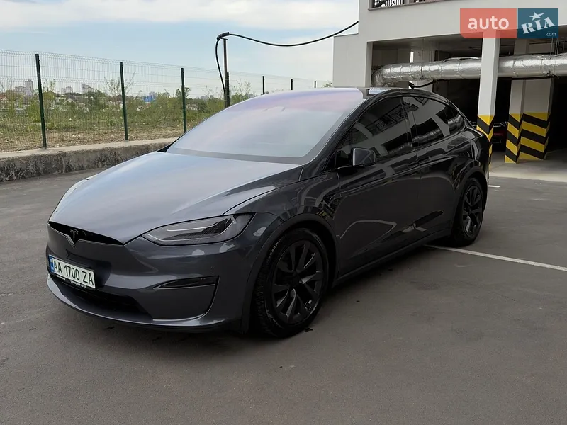Tesla Model X 2023