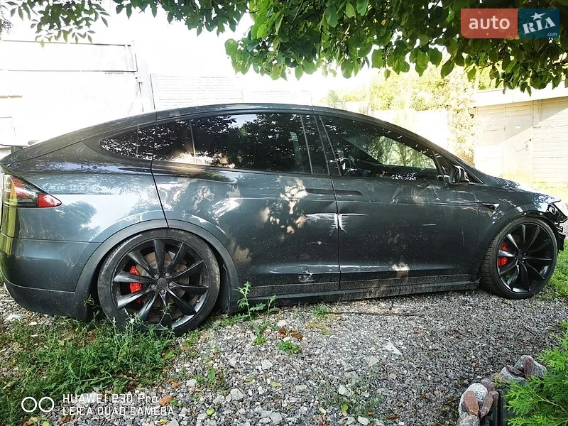 Tesla Model X 2018