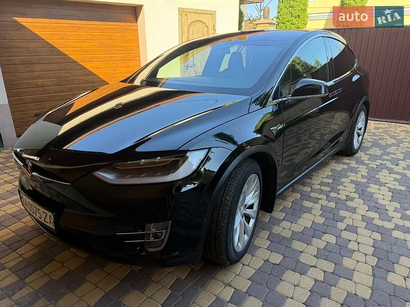 Tesla Model X 2019