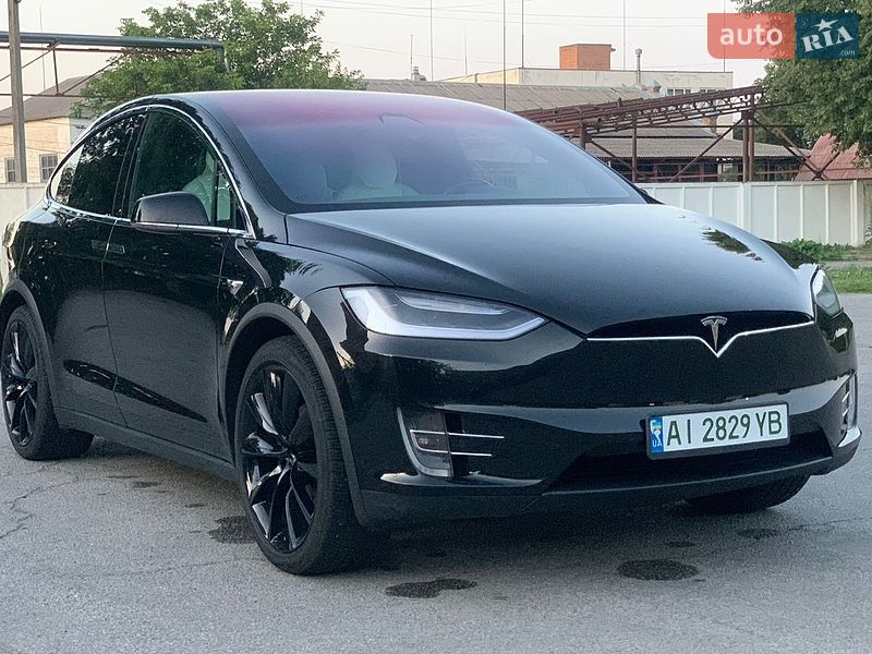 Внедорожник / Кроссовер Tesla Model X 2017 в Сквире