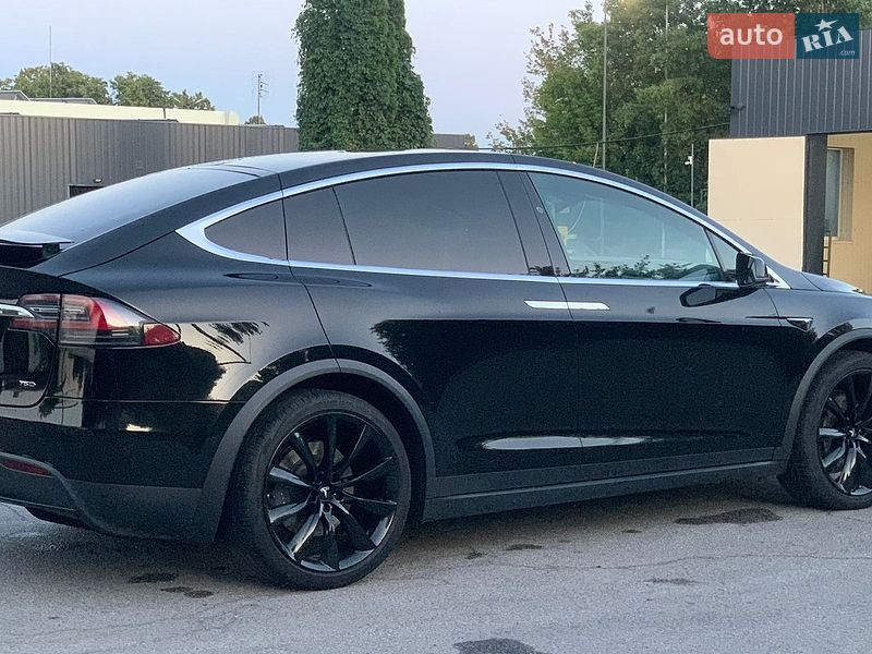 Внедорожник / Кроссовер Tesla Model X 2017 в Сквире