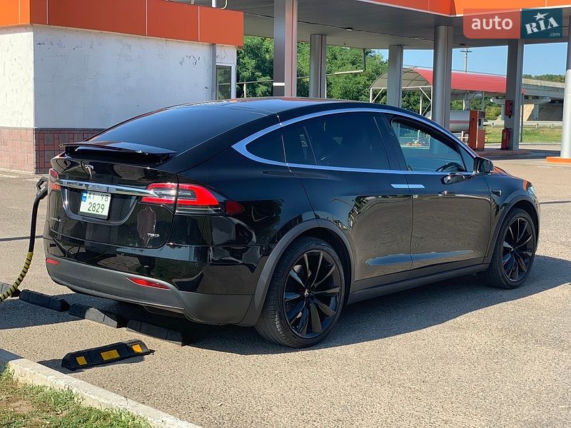 Внедорожник / Кроссовер Tesla Model X 2017 в Сквире