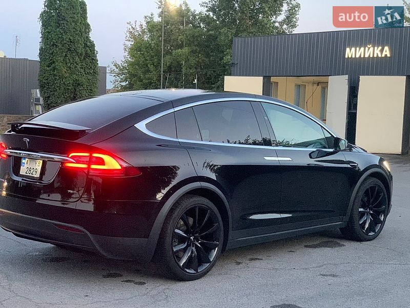 Внедорожник / Кроссовер Tesla Model X 2017 в Сквире