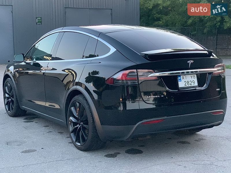 Внедорожник / Кроссовер Tesla Model X 2017 в Сквире