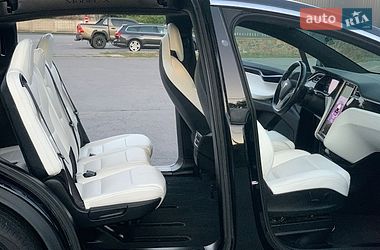 Внедорожник / Кроссовер Tesla Model X 2017 в Сквире