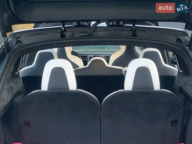 Внедорожник / Кроссовер Tesla Model X 2017 в Сквире