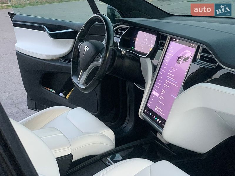 Внедорожник / Кроссовер Tesla Model X 2017 в Сквире