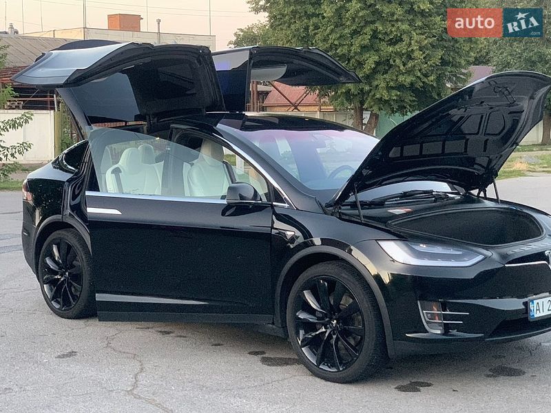Внедорожник / Кроссовер Tesla Model X 2017 в Сквире