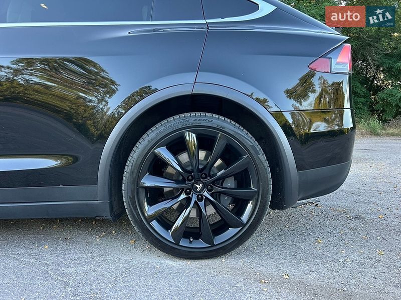 Внедорожник / Кроссовер Tesla Model X 2017 в Сквире