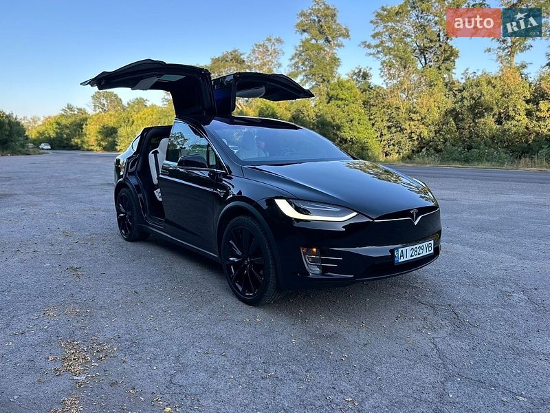 Внедорожник / Кроссовер Tesla Model X 2017 в Сквире