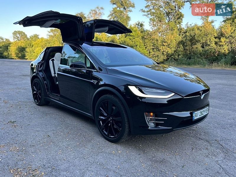 Внедорожник / Кроссовер Tesla Model X 2017 в Сквире