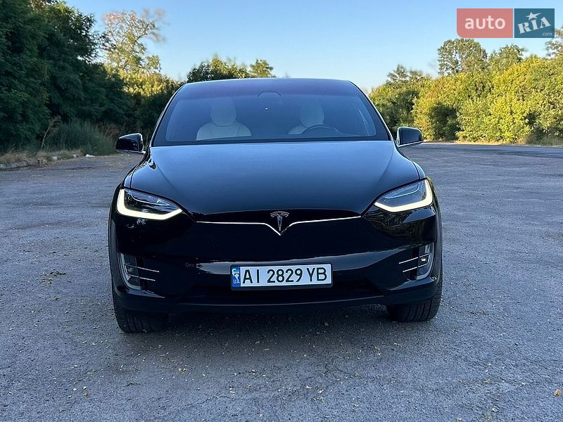 Внедорожник / Кроссовер Tesla Model X 2017 в Сквире