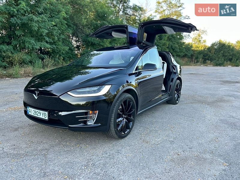 Внедорожник / Кроссовер Tesla Model X 2017 в Сквире