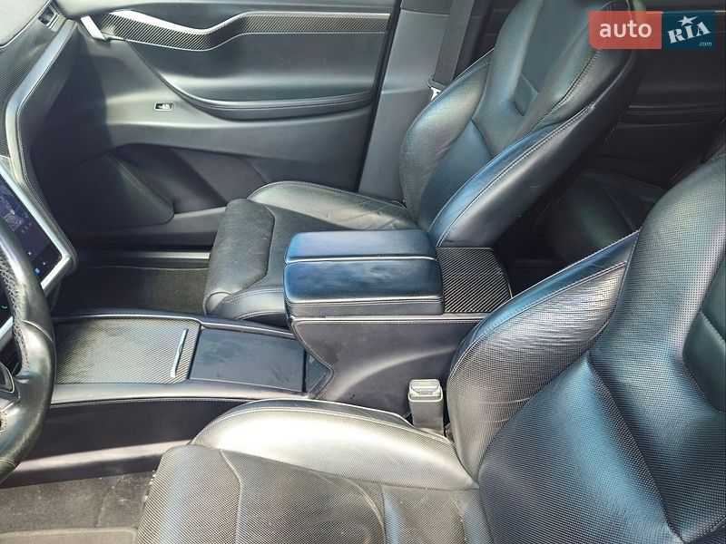 Внедорожник / Кроссовер Tesla Model X 2016 в Киеве