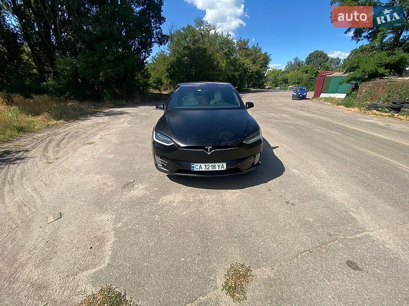 Позашляховик / Кросовер Tesla Model X 2018 в Черкасах