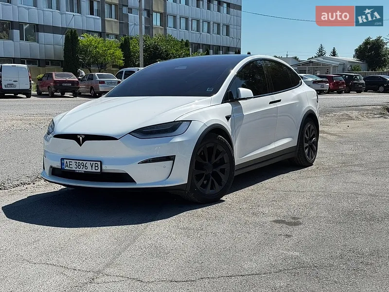Tesla Model X 2022