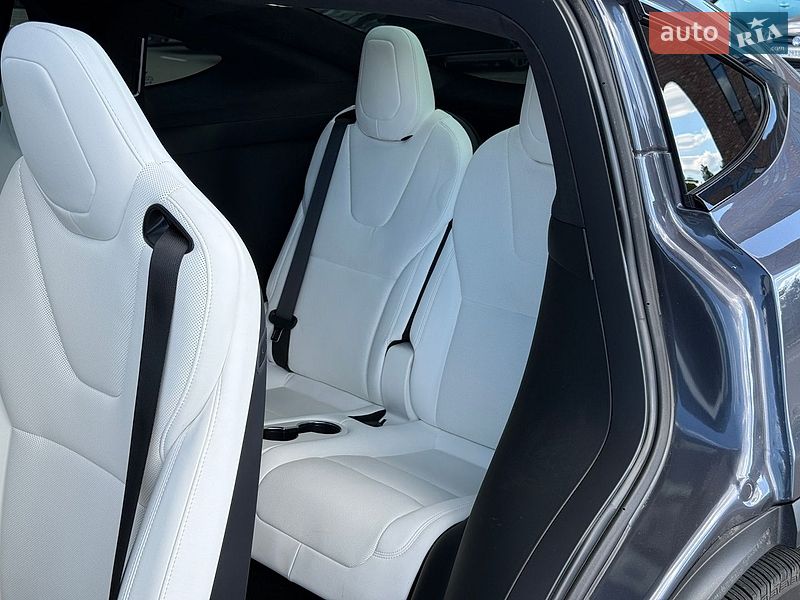 Позашляховик / Кросовер Tesla Model X 2023 в Білогородці