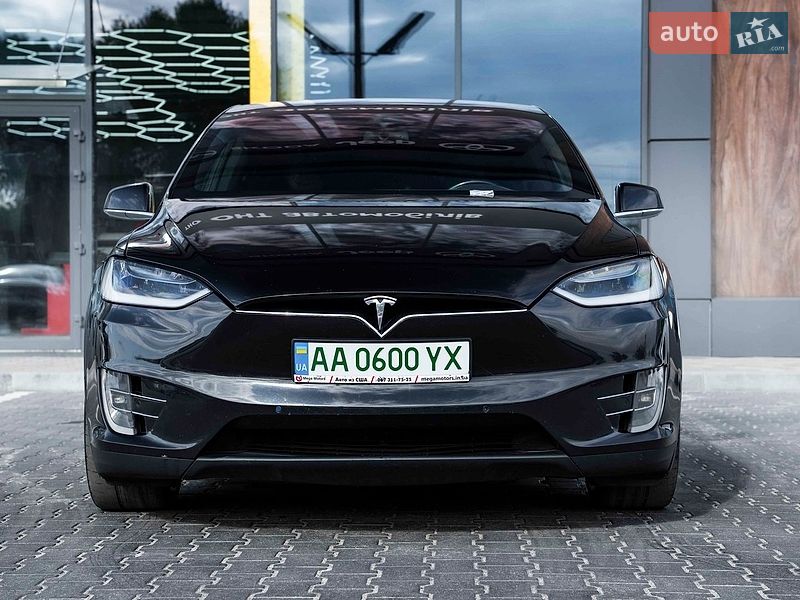 Внедорожник / Кроссовер Tesla Model X 2016 в Киеве