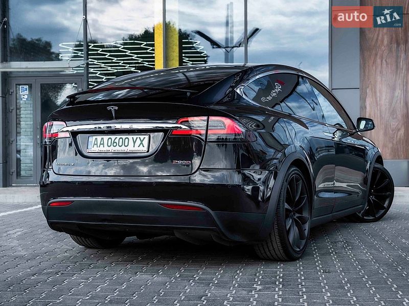 Внедорожник / Кроссовер Tesla Model X 2016 в Киеве