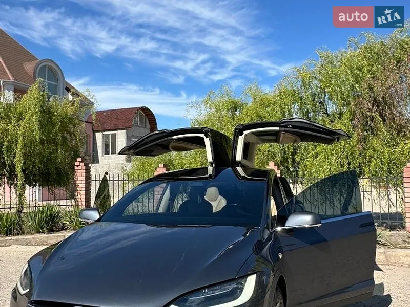 Tesla Model X 2016