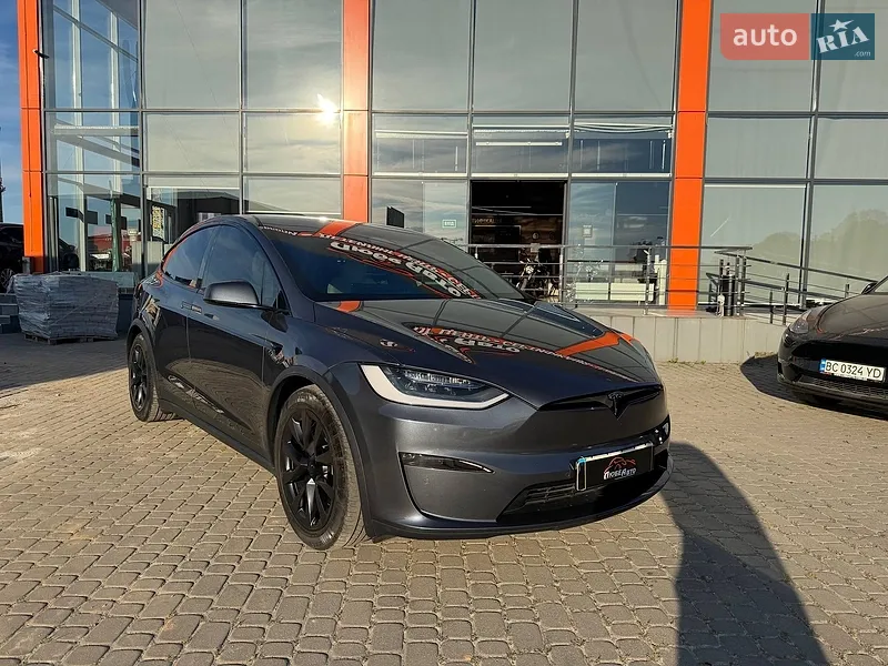 Tesla Model X 2022