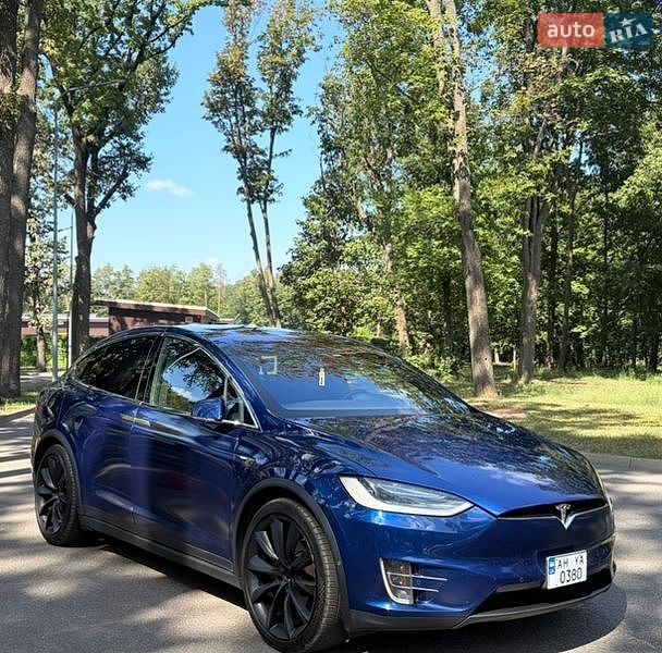 Позашляховик / Кросовер Tesla Model X 2016 в Харкові