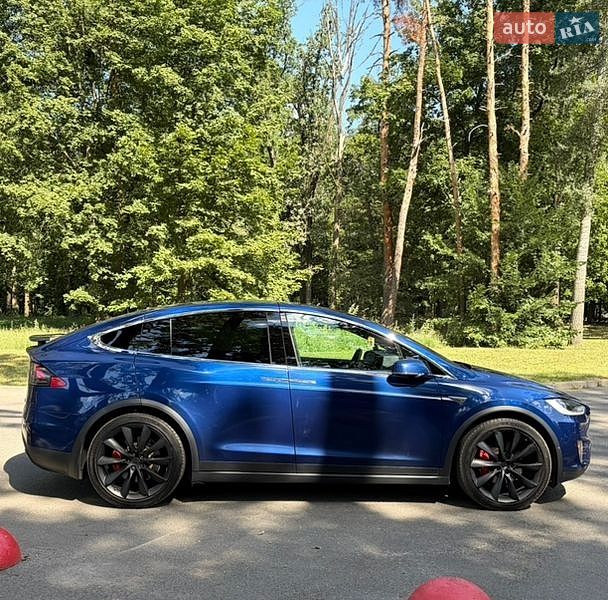 Позашляховик / Кросовер Tesla Model X 2016 в Харкові