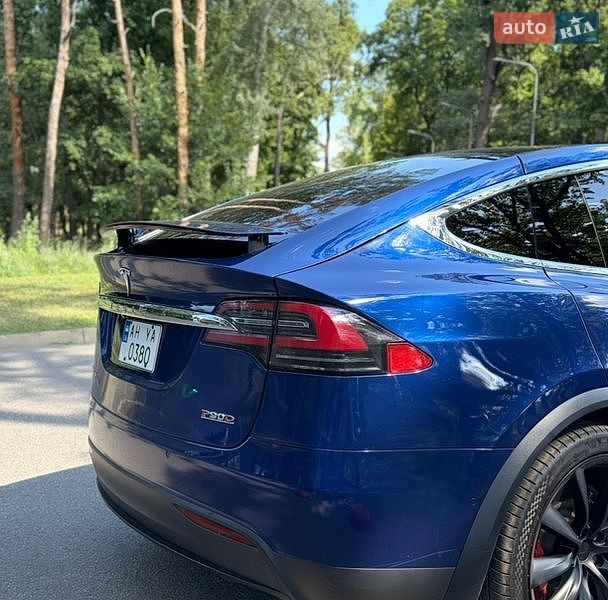 Позашляховик / Кросовер Tesla Model X 2016 в Харкові
