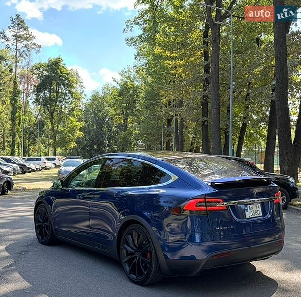 Позашляховик / Кросовер Tesla Model X 2016 в Харкові
