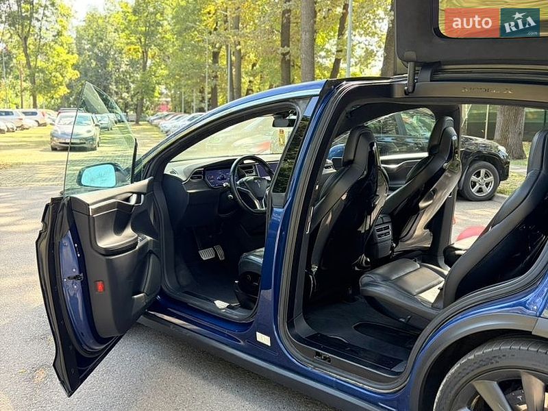 Позашляховик / Кросовер Tesla Model X 2016 в Харкові