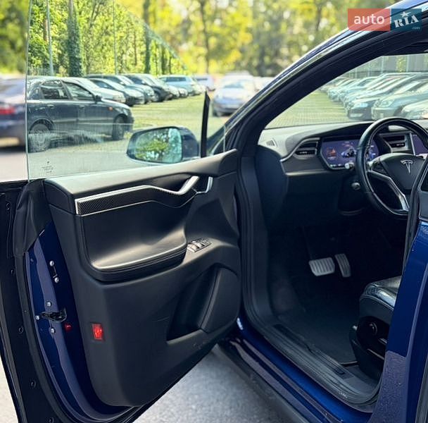 Позашляховик / Кросовер Tesla Model X 2016 в Харкові
